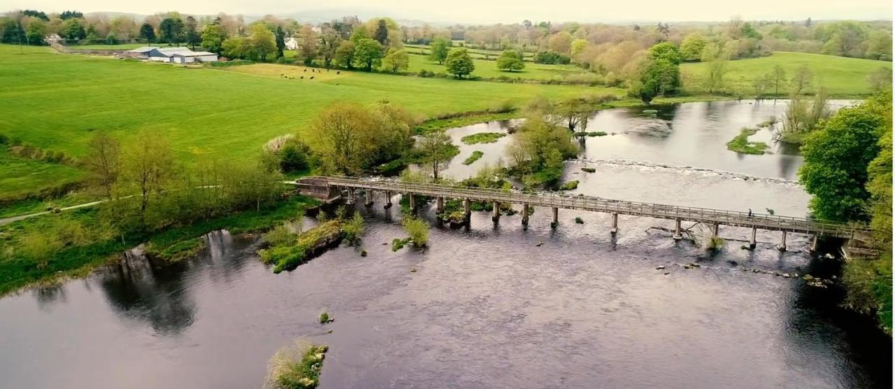 Kingfisher Lodge & Pub Castleconnell Bagian luar foto